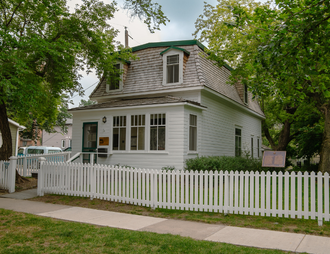 Marr Residence in Saskatoon